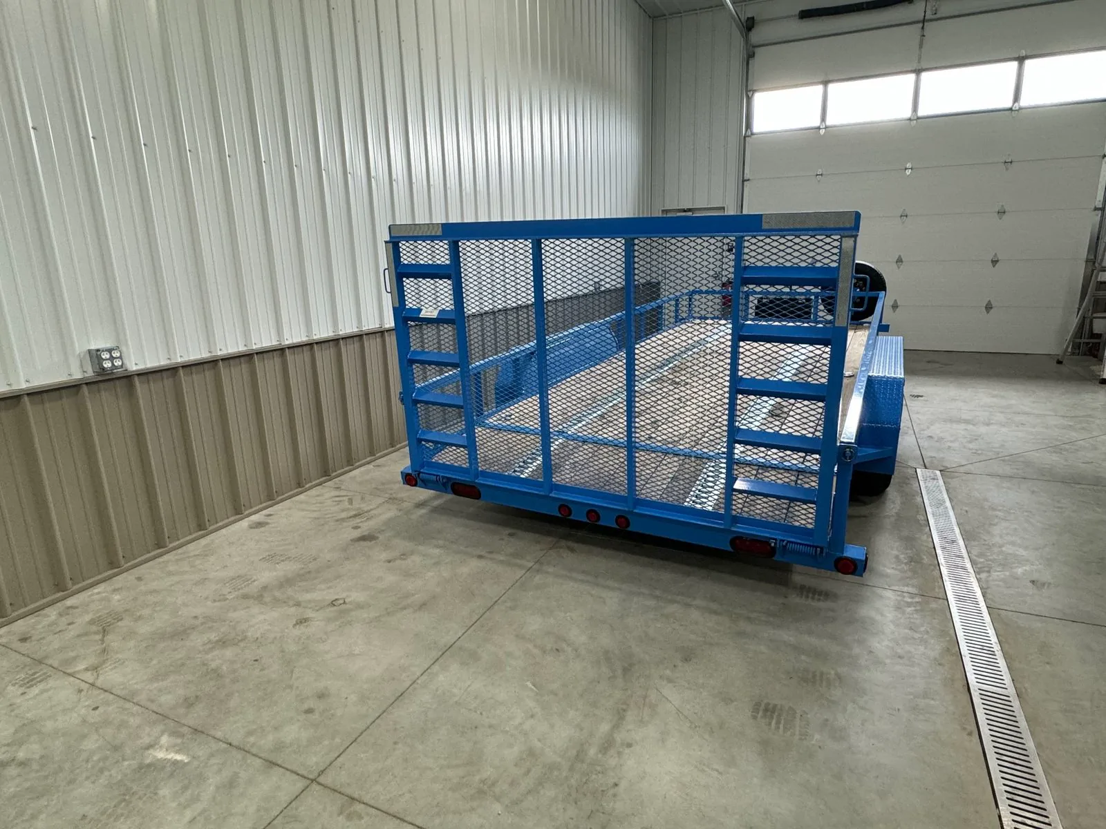 18ft utility trailer with mesh sides in Fond du Lac, Wisconsin